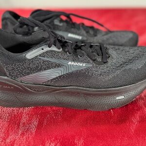 Women’s Size 8.5 - Brooks Ghost Max Black Ebony New Without Box